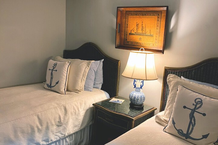 Room 17 of 32