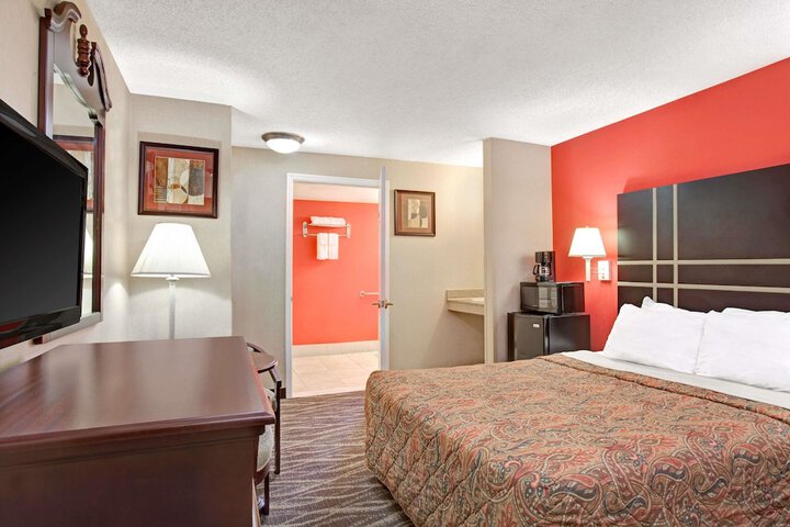 Days Inn by Wyndham Ridgefield NJ