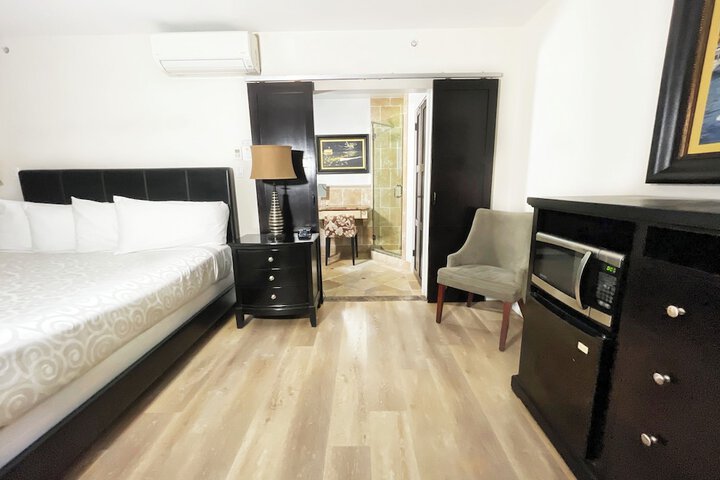 Room 48 of 62