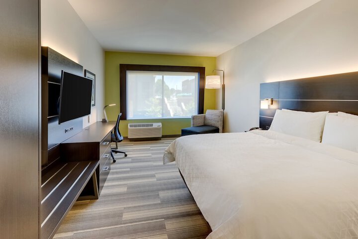 Room 53 of 78