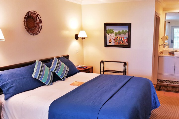 Room 210 of 392
