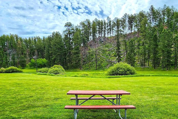 Black Elk Resort Cottages and RV Park
