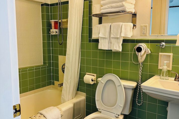 Room 5 of 27