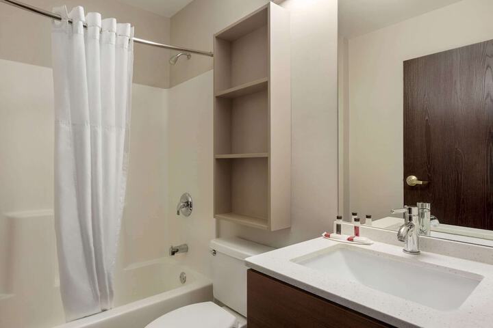 Room 8 of 22