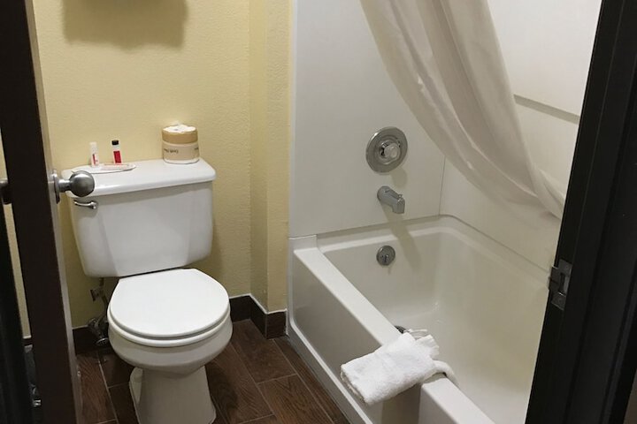 Room 5 of 20
