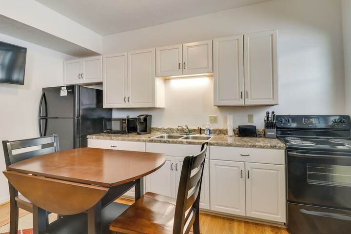 Downtown Marlinton Vacation Rental Apartment!