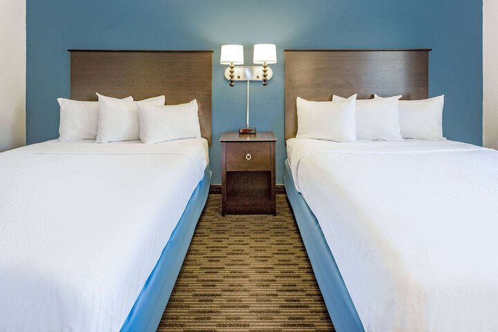 AmericInn by Wyndham Hotel and Suites Long Lake