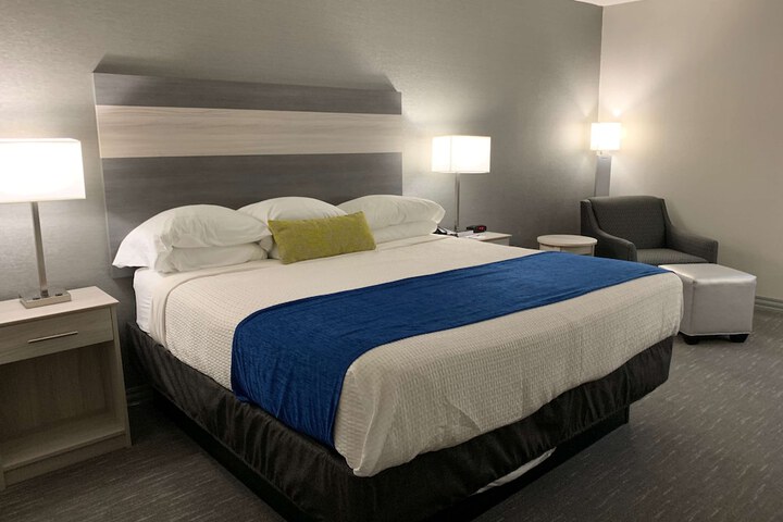Best Western Plus Clarks Summit Scranton