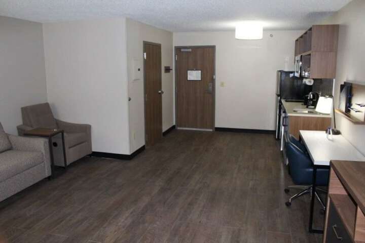 Room 10 of 48