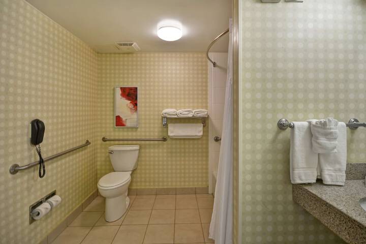 Room 18 of 37