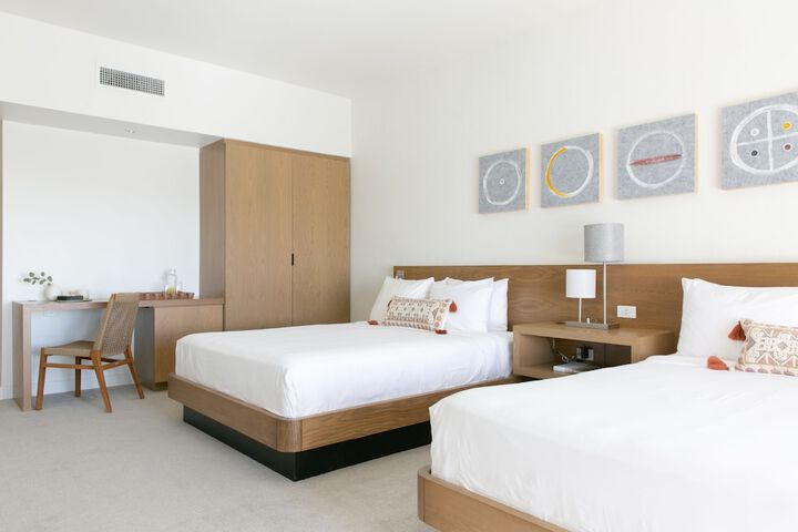 Room 26 of 63