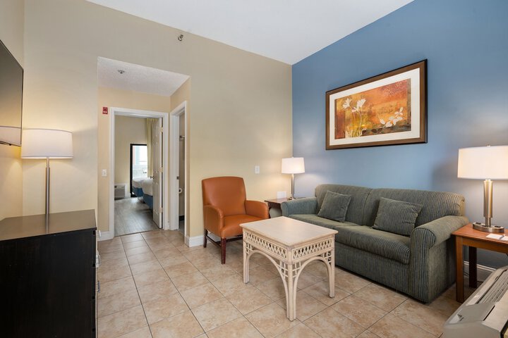 Coastal Palms Inn & Suites