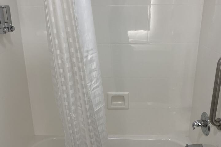 Room 13 of 16