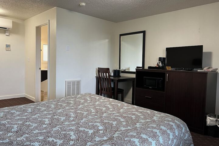 Room 68 of 143