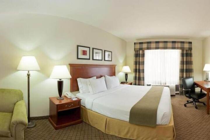 Holiday Inn Express & Suites Flowood by IHG