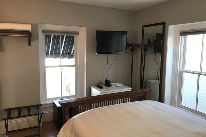 Room 10 of 65