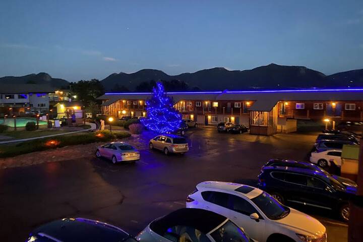 Blue Door Inn