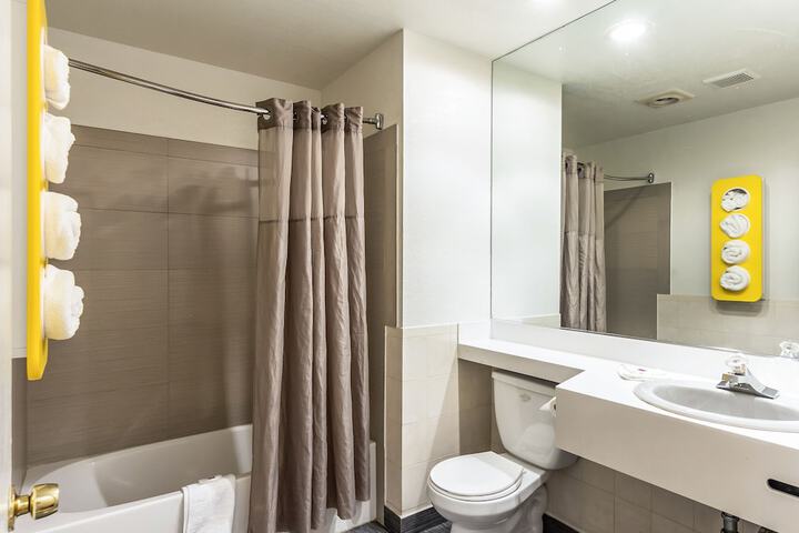Motel 6 Elizabeth NJ - Newark Liberty Intl Airport