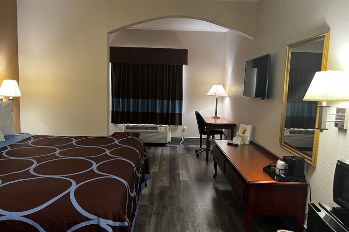 Room 27 of 45