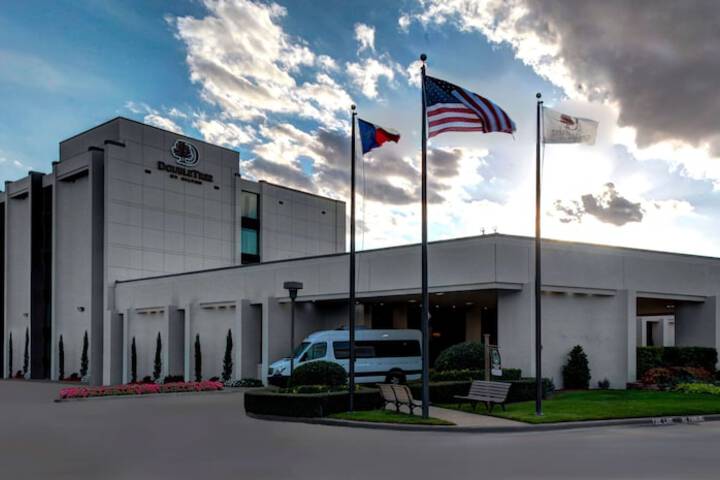 DoubleTree by Hilton Hotel Arlington DFW South