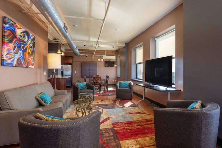 The Giacomo Niagara Falls NY an Ascend Collection Hotel
