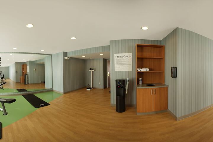 Holiday Inn Express Romulus / Detroit Airport by IHG