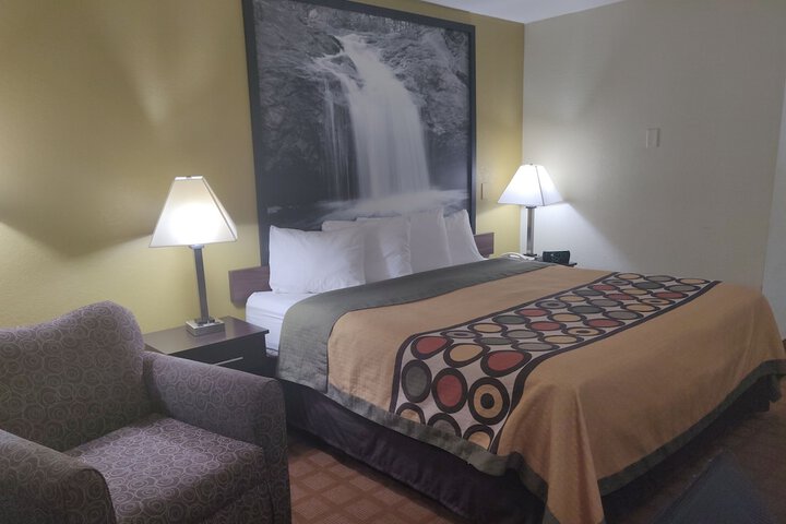 Super 8 by Wyndham Rice Lake