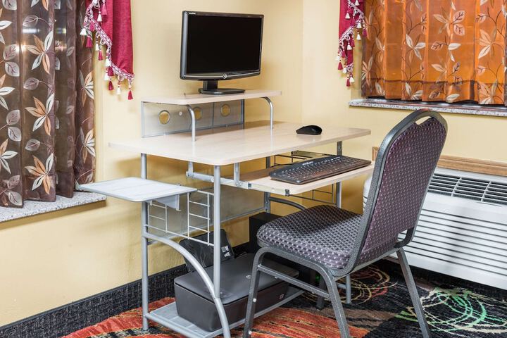 Business Center 22 of 22