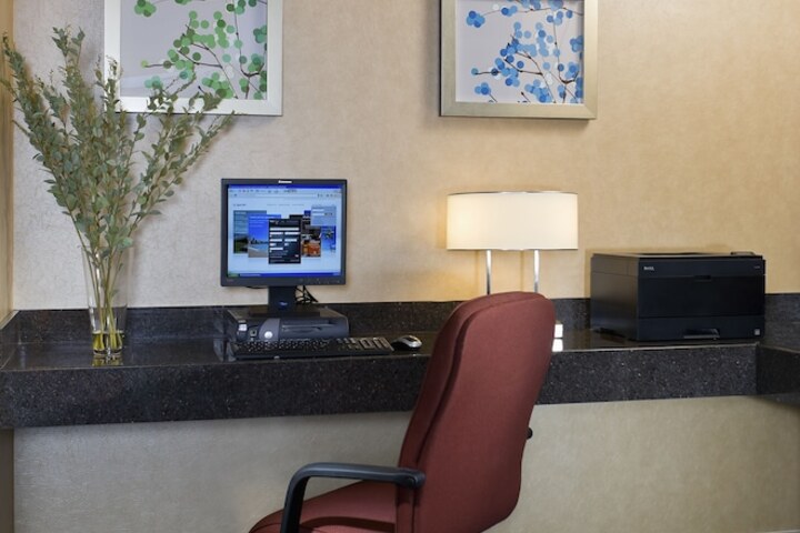 Business Center 19 of 23