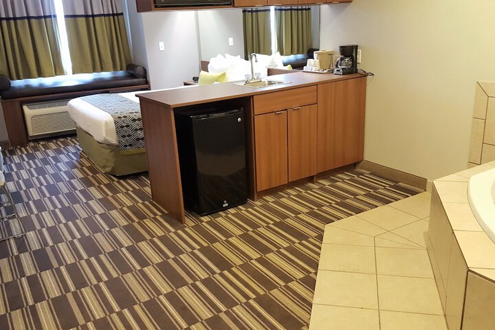Microtel Inn & Suites by Wyndham Bellevue / Omaha