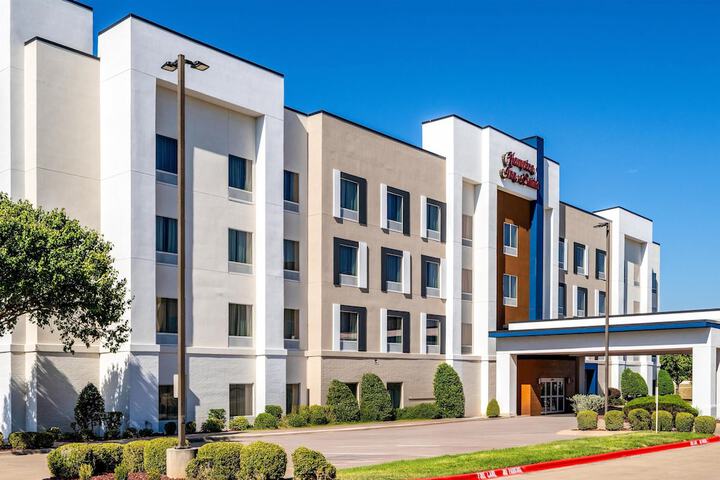 Hampton Inn & Suites Waxahachie