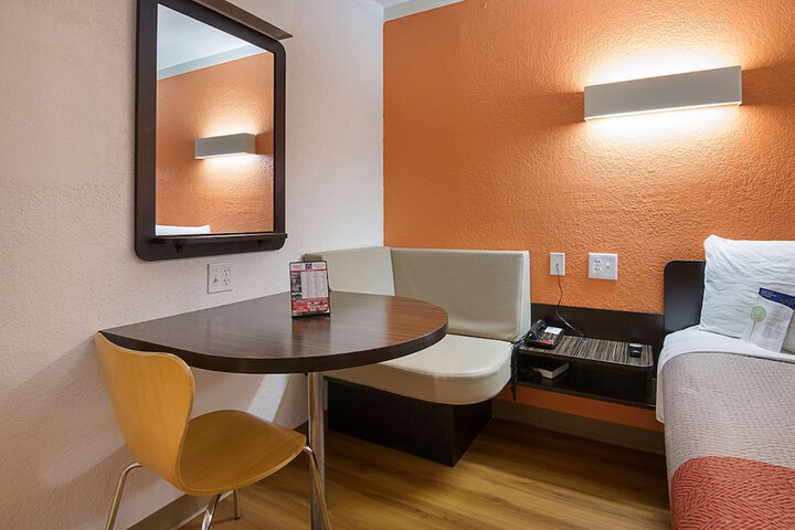 Room 16 of 29