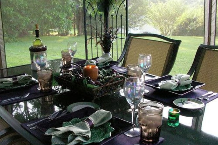 Dining 31 of 56