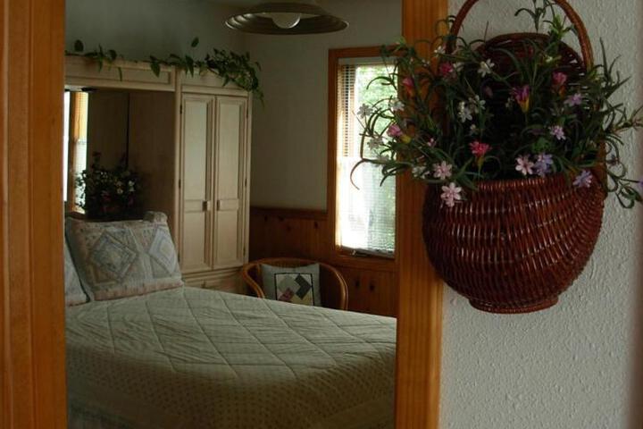 Alaska Chalet Bed & Breakfast