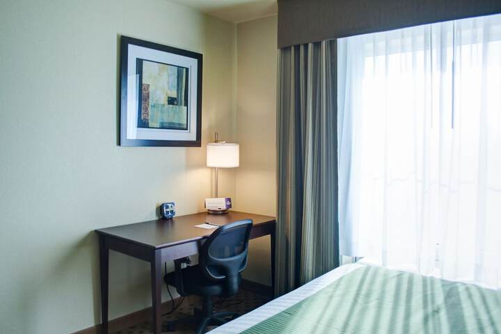 Cobblestone Hotel & Suites - Jefferson