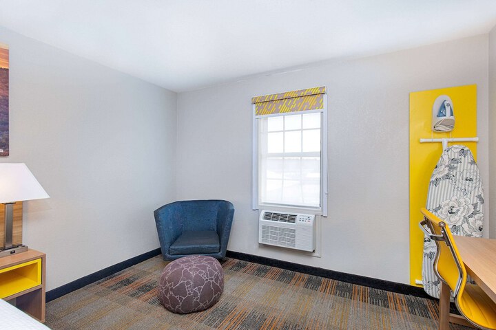 Room 36 of 62