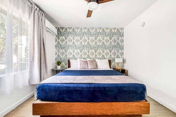 Room 16 of 28