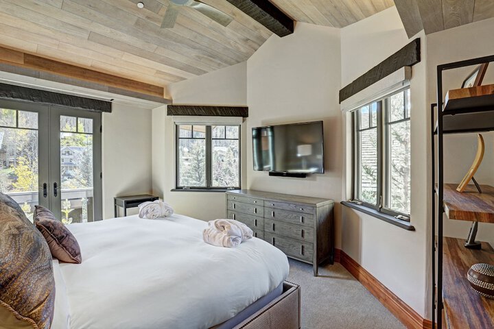 Room 284 of 450