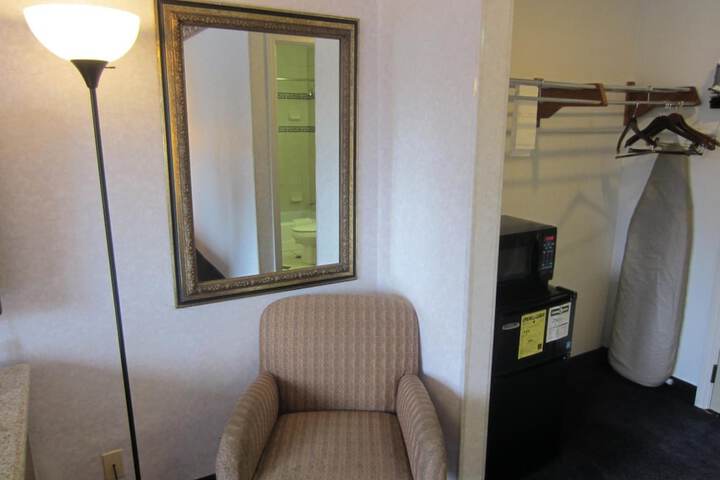 Room 28 of 40