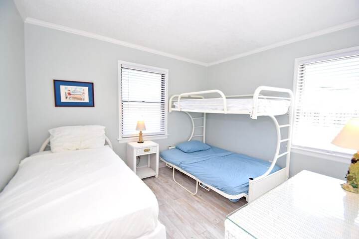 Room 13 of 17