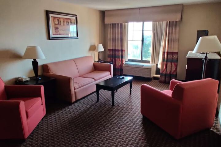 Room 4 of 12