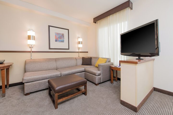 Room 9 of 20
