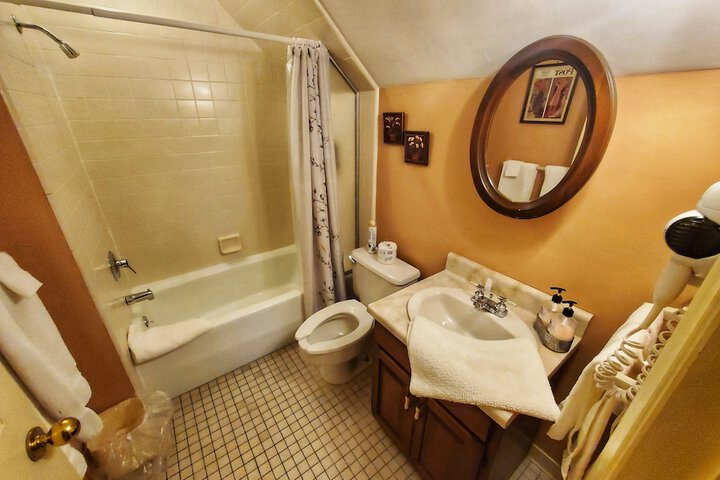 Montague Inn