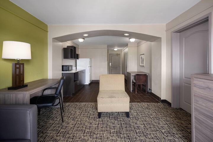 La Quinta Inn & Suites by Wyndham Atlanta Stockbridge
