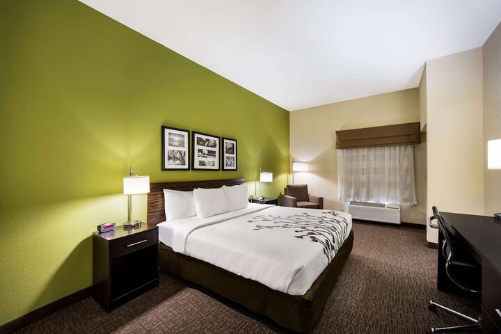 Room 18 of 44