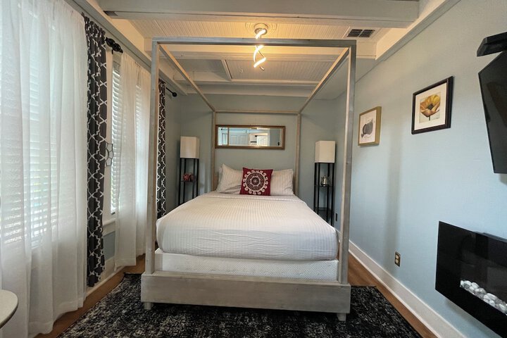 Peace & Plenty Inn Bed & Breakfast