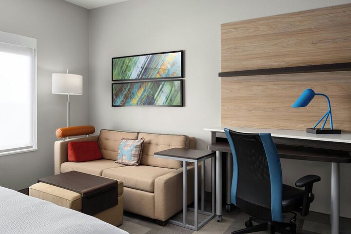 Room 33 of 48