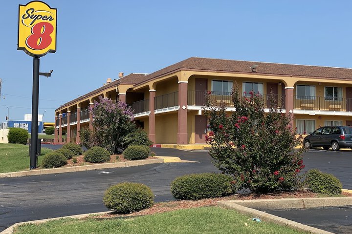 Super 8 by Wyndham Midwest City OK
