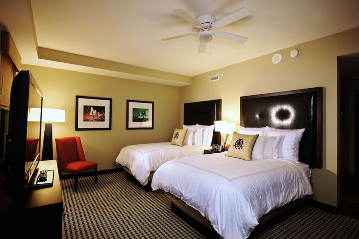 Room 14 of 33