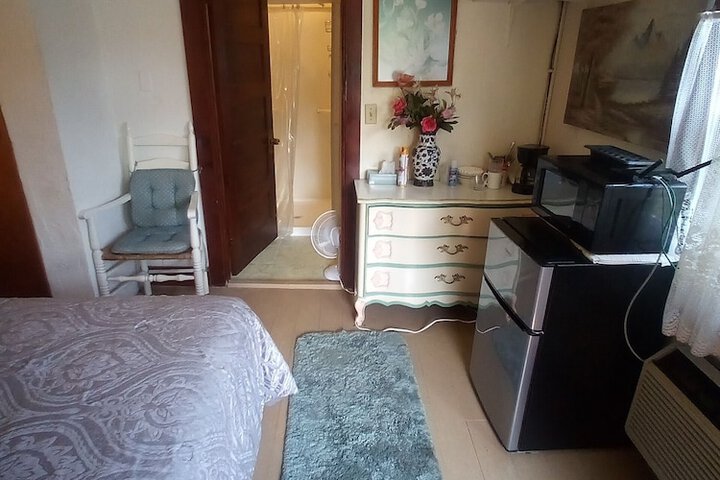 Room 5 of 17